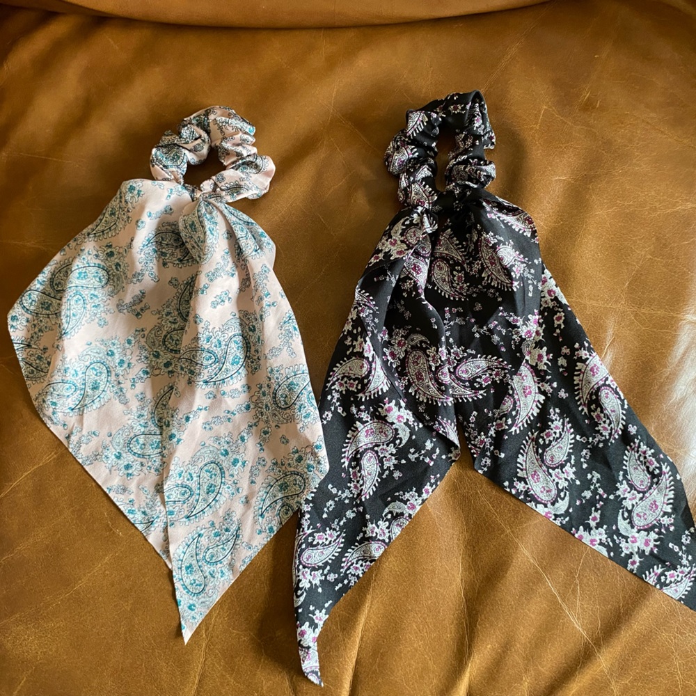 “Do Everything in Love” Hair Tie Scarves Set of Two NWOT